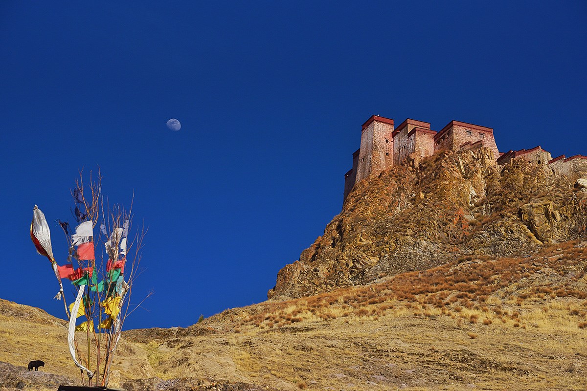 Gyantse Dzong Castle | Photo by Liu Bin